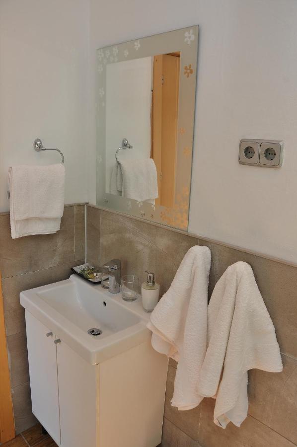 Alba1924 Bed & Breakfast Madrid Exterior photo